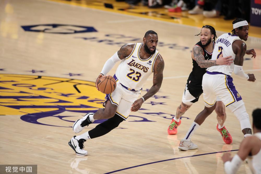 他成为中场 他成为中场